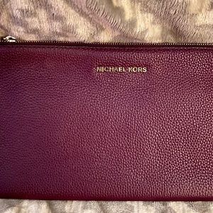 Michael Kors - Large Wristlet